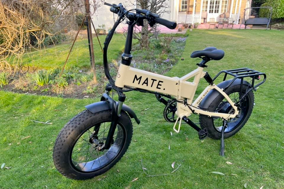 Test de l’impressionnant Mate X 750s : tout ce que vous devez savoir sur ce vélo électrique pliant
